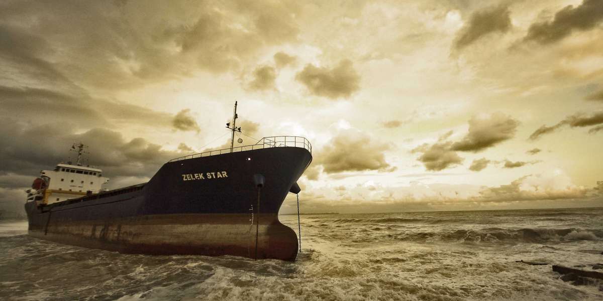 Maritime Law in the UAE: Navigating the Federal Maritime Code
