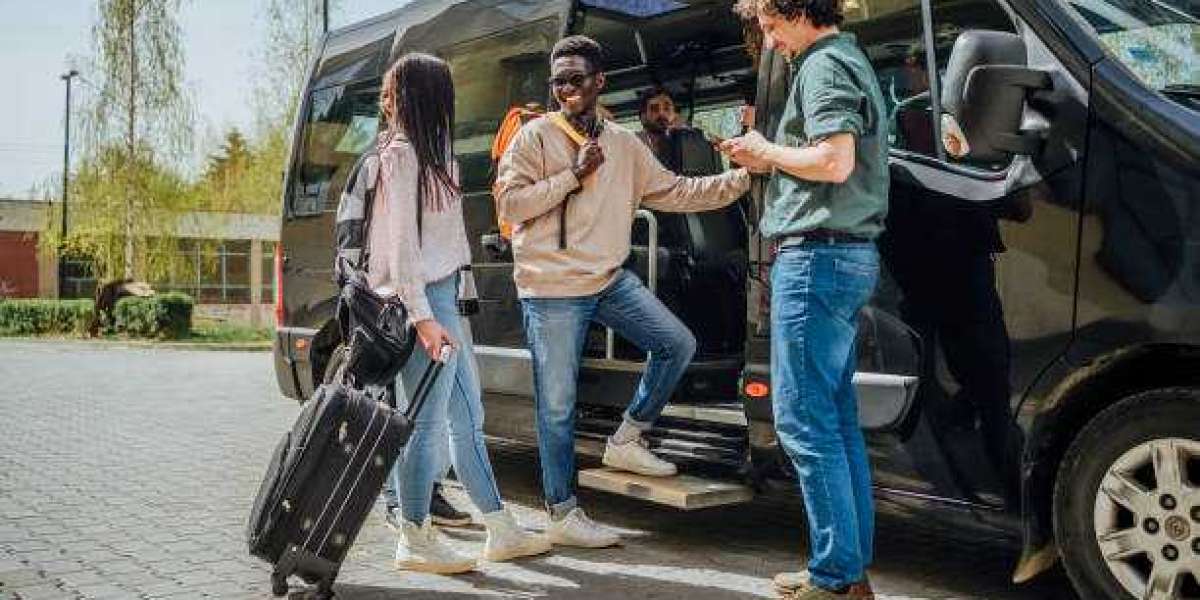 Qu’est Ce Qui Rend Les Services De Taxi Van Parfaits Pour Les Voyages En Groupe